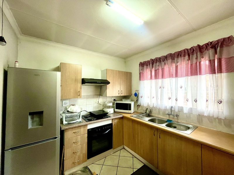 House For Sale in Hennopspark - Photo 5