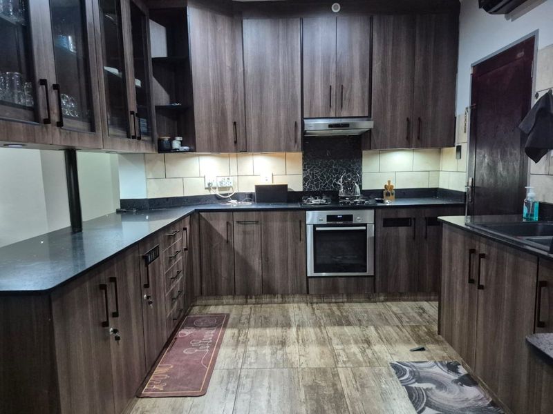 Townhouse For Sale in Kuruman Central - Photo 6