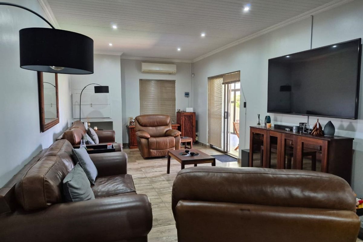 Townhouse For Sale in Kuruman Central - Photo 5