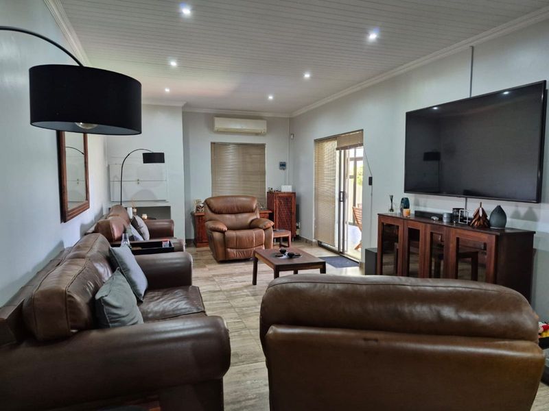 Townhouse For Sale in Kuruman Central - Photo 5