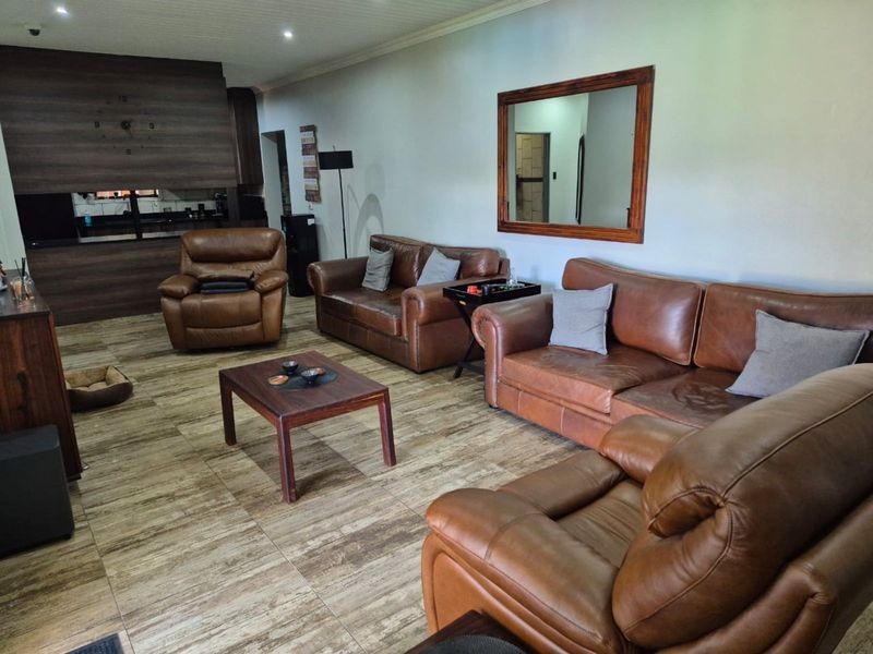 Townhouse For Sale in Kuruman Central - Photo 4