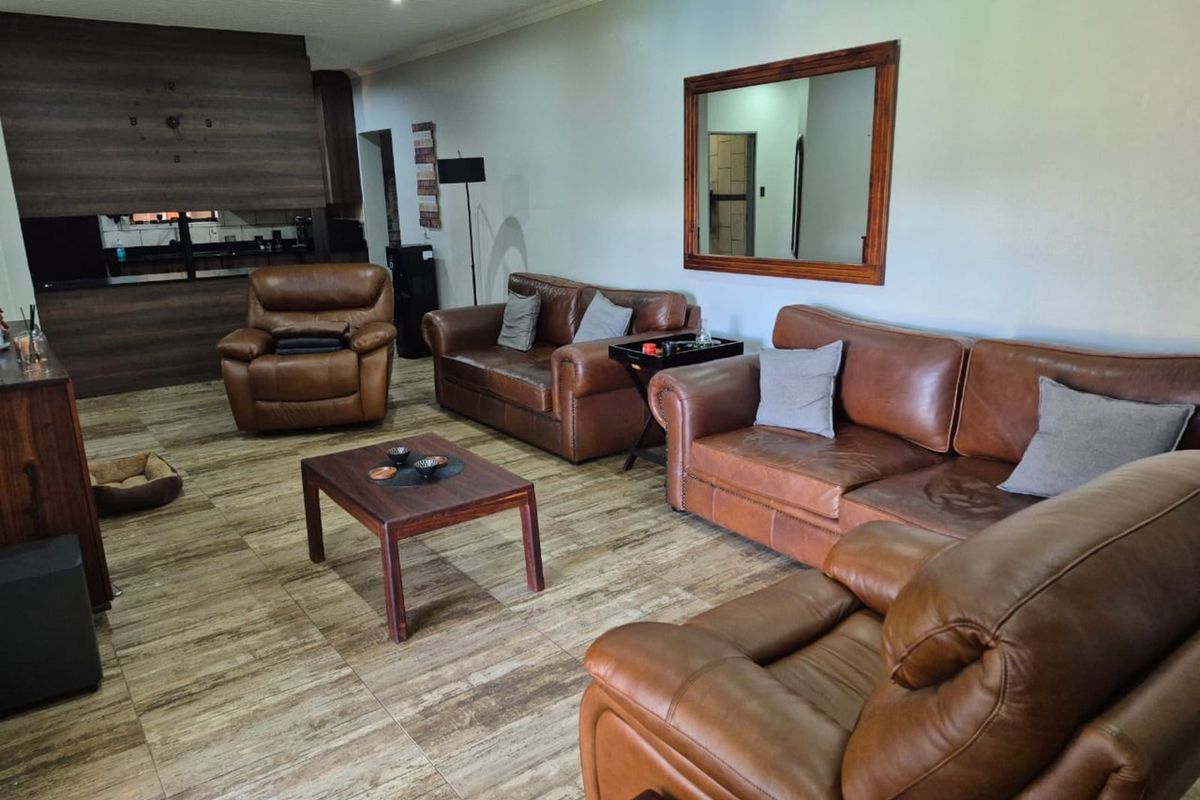 Townhouse For Sale in Kuruman Central - Photo 4