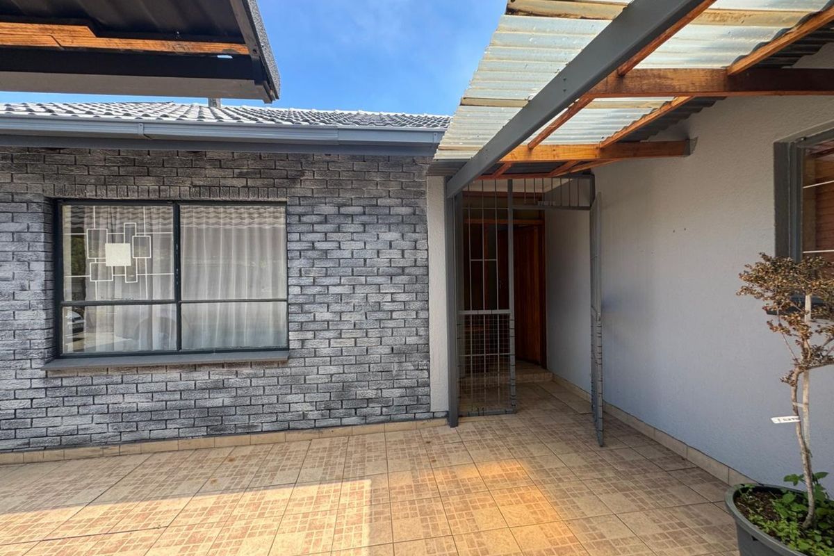 House For Sale in Secunda Central - Photo 4