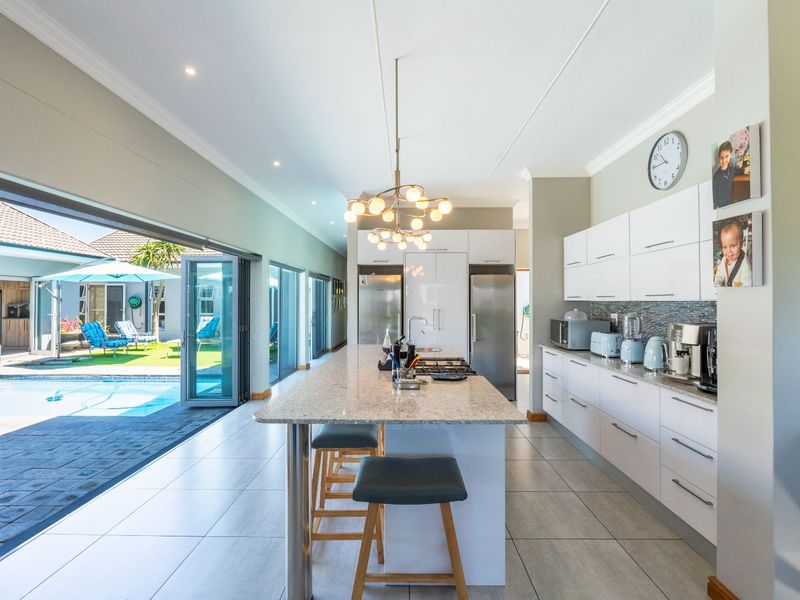 House For Sale in Pinnacle Point Golf Estate - Photo 4