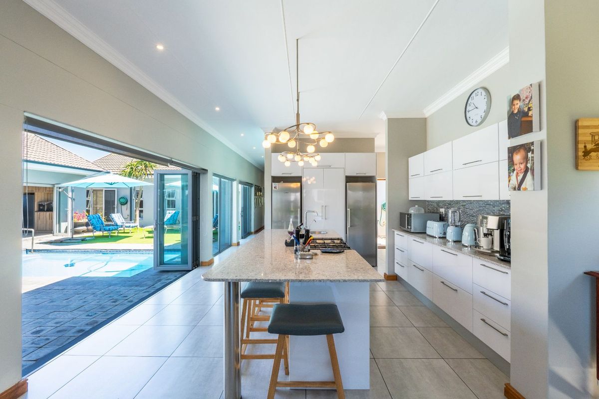 House For Sale in Pinnacle Point Golf Estate - Photo 4