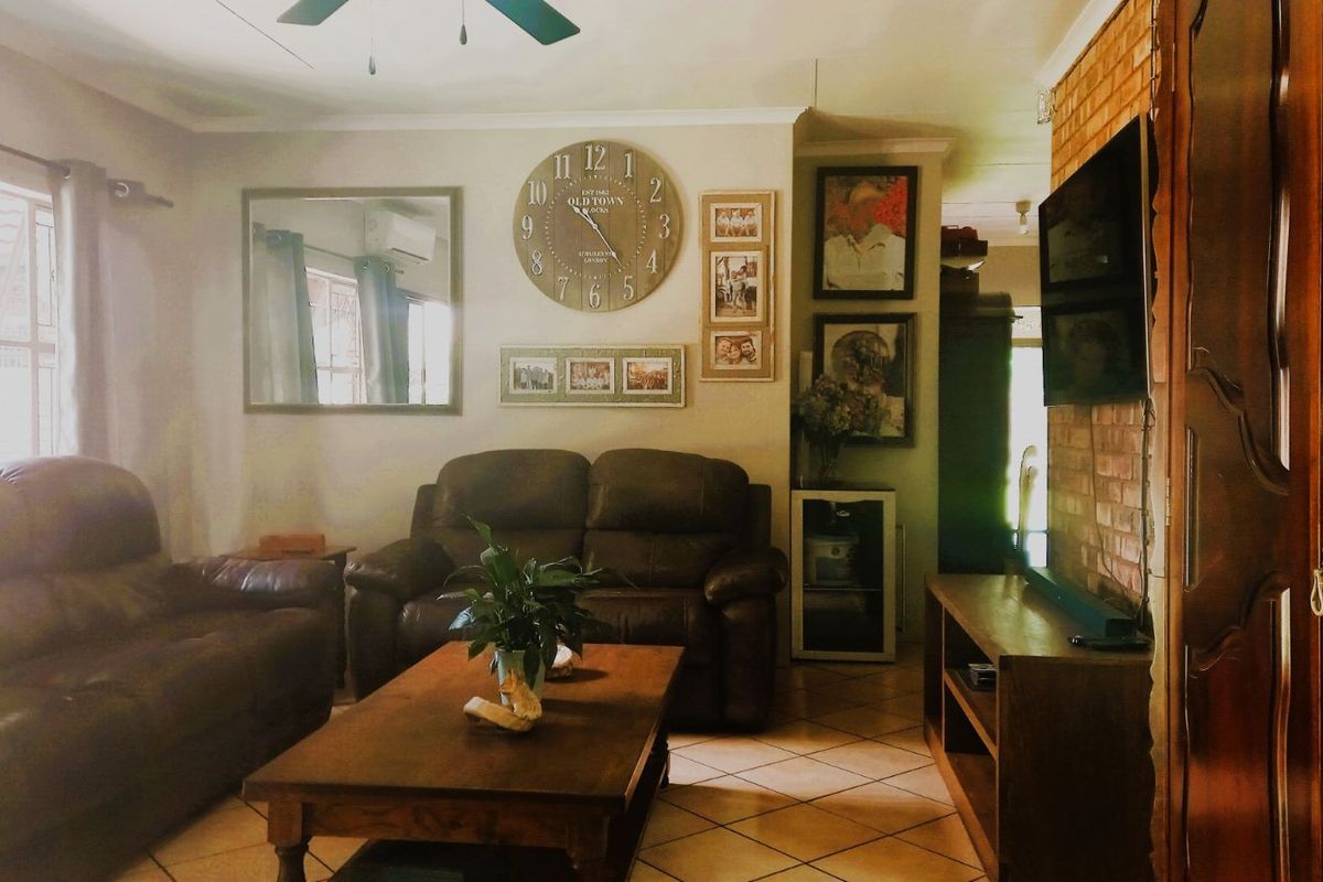 House For Sale in Brits Central - Photo 4