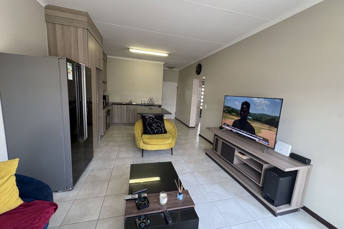 Apartment For Sale in Ruimsig - Photo 2