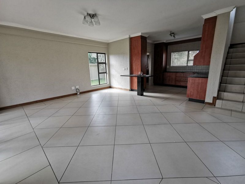 Townhouse For Sale in Hillcrest - Photo 2