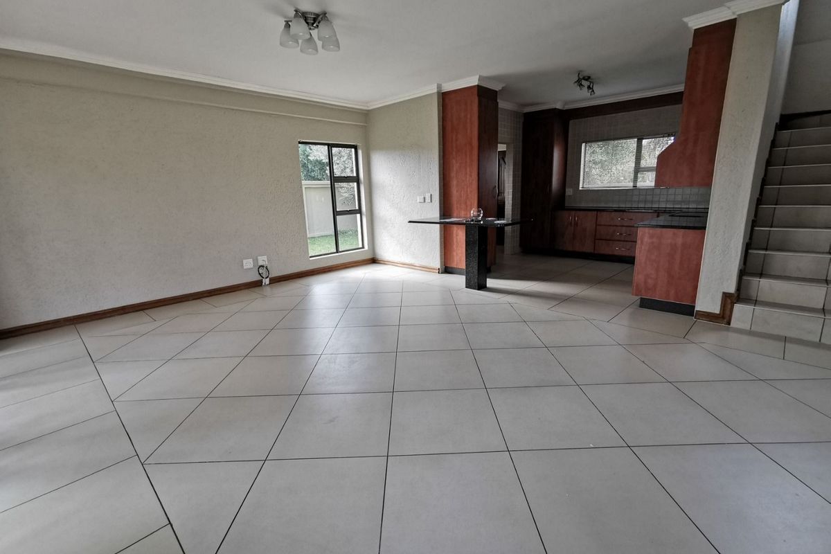 Townhouse For Sale in Hillcrest - Photo 2