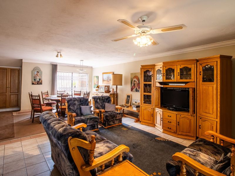 House For Sale in Montana Park - Photo 10