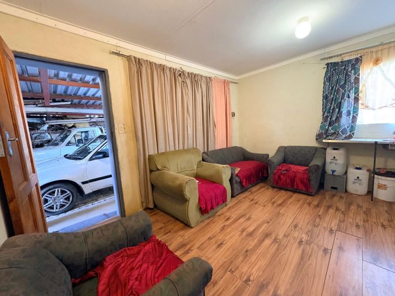 House For Sale in Roodepan - Photo 9