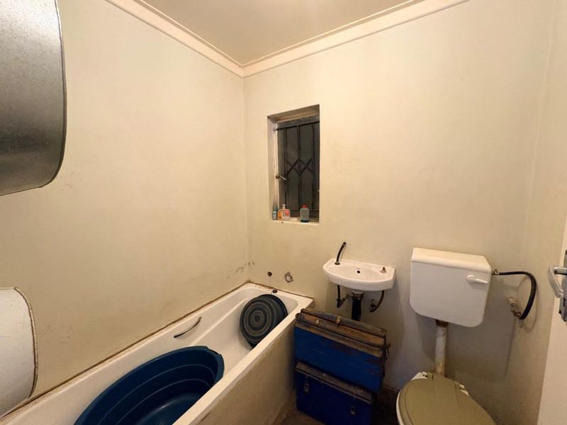 House For Sale in Roodepan - Photo 8