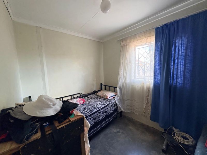 House For Sale in Roodepan - Photo 6