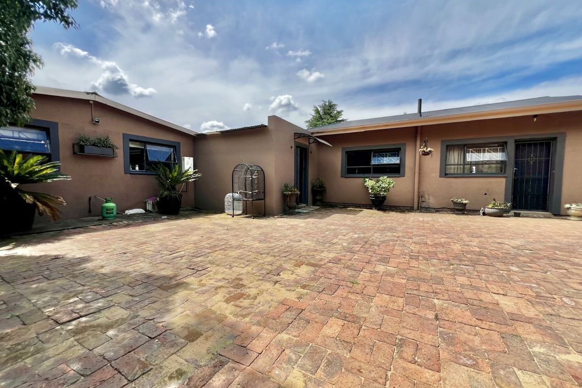 House For Sale in George Botha Park - Photo 2