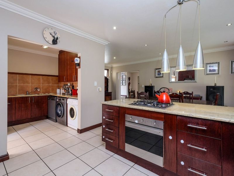 House For Sale in Honeydew Ridge - Photo 3