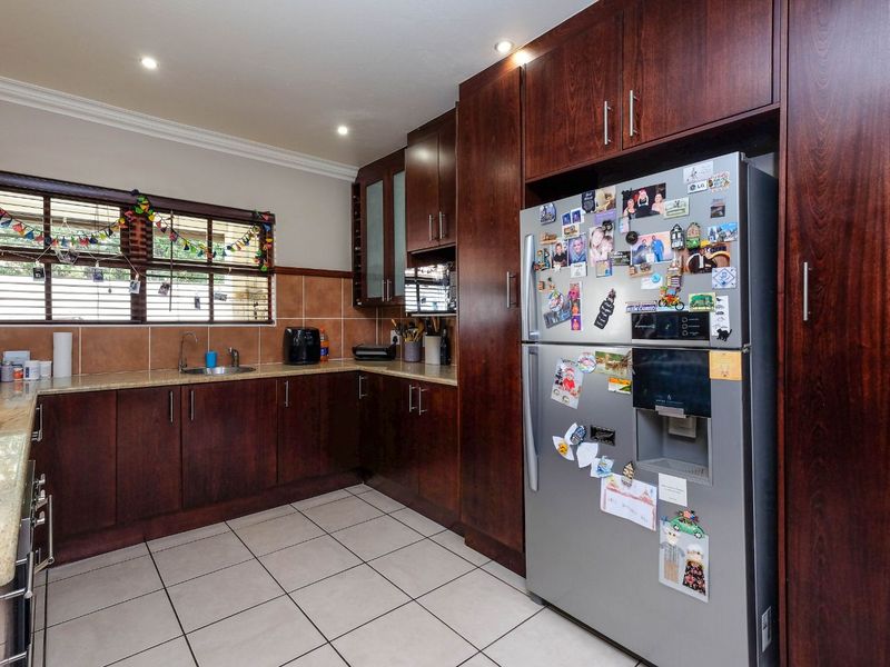 House For Sale in Honeydew Ridge - Photo 4