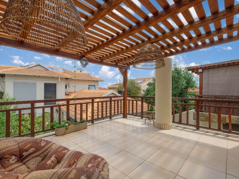 House For Sale in Honeydew Ridge - Photo 2