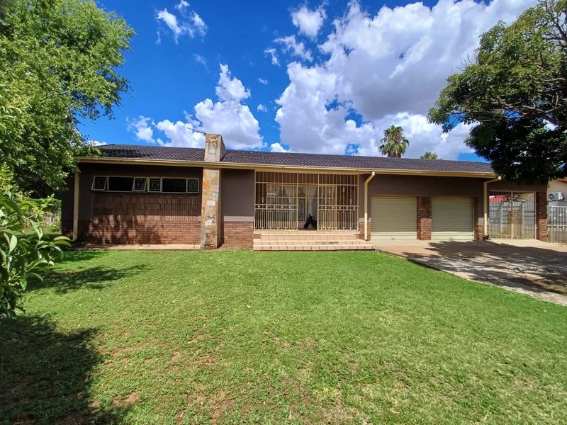 House For Sale in Orkney Central - Photo 2