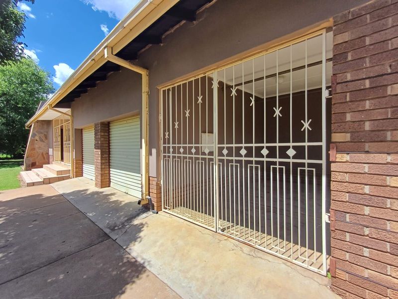 House For Sale in Orkney Central - Photo 3