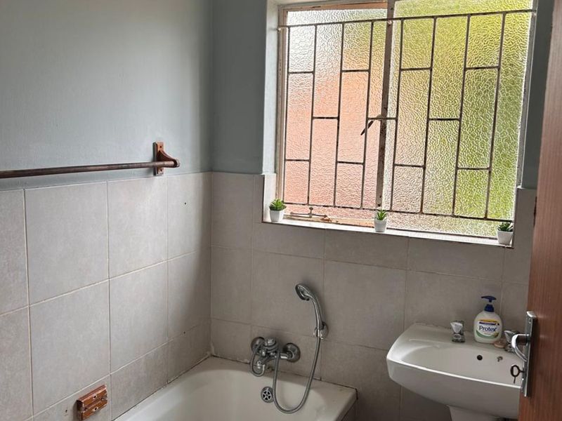 Townhouse For Sale in Bendor - Photo 9