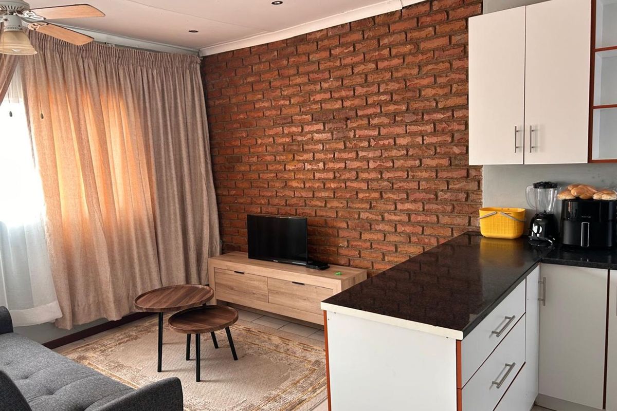 Townhouse For Sale in Bendor - Photo 4