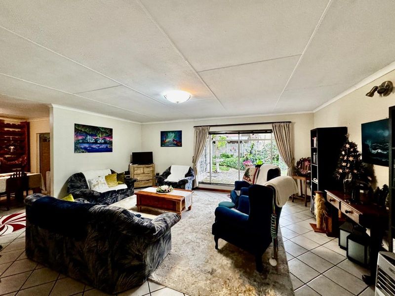 House For Sale in Secunda Central - Photo 4