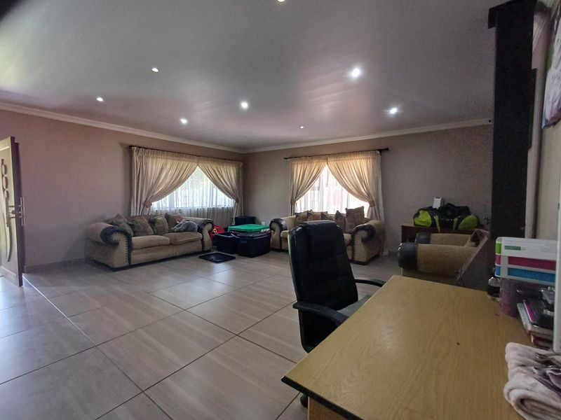 House For Sale in Flimieda - Photo 3