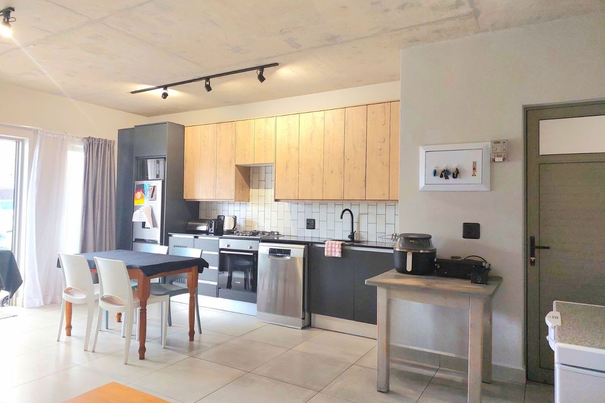 Apartment For Sale in George South - Photo 5