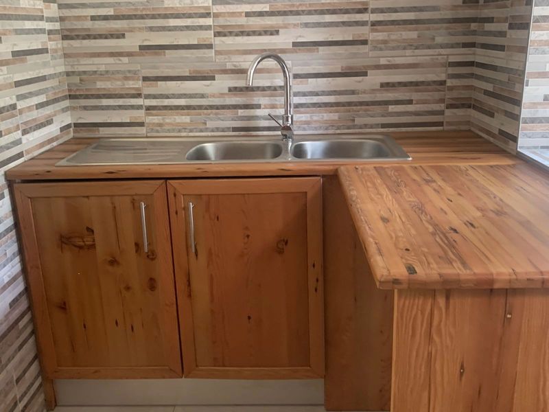 House To Rent in Albertinia Central - Photo 7