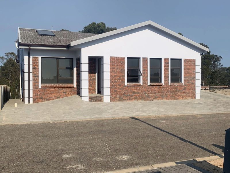 House To Rent in Albertinia Central - Photo 2