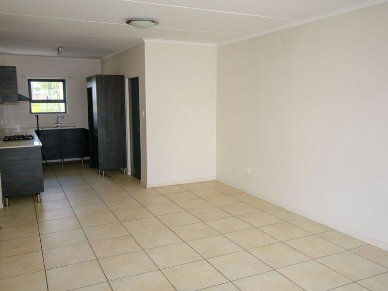 Apartment To Rent in Oakdene - Photo 7