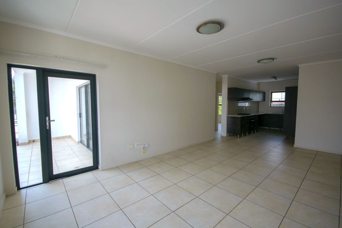 Apartment To Rent in Oakdene - Photo 4