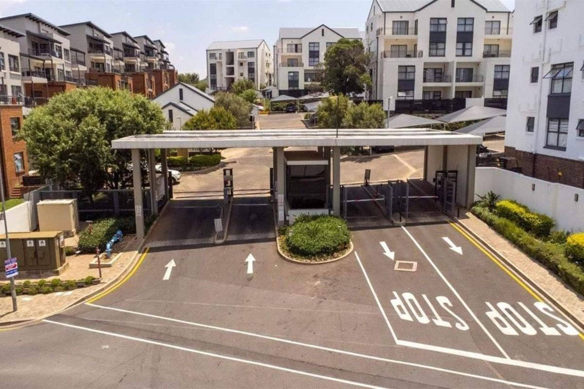 Apartment To Rent in Oakdene - Photo 3