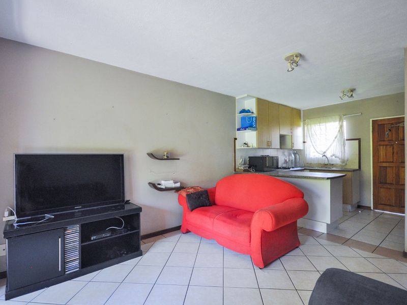 Apartment For Sale in Mooikloof Ridge - Photo 5