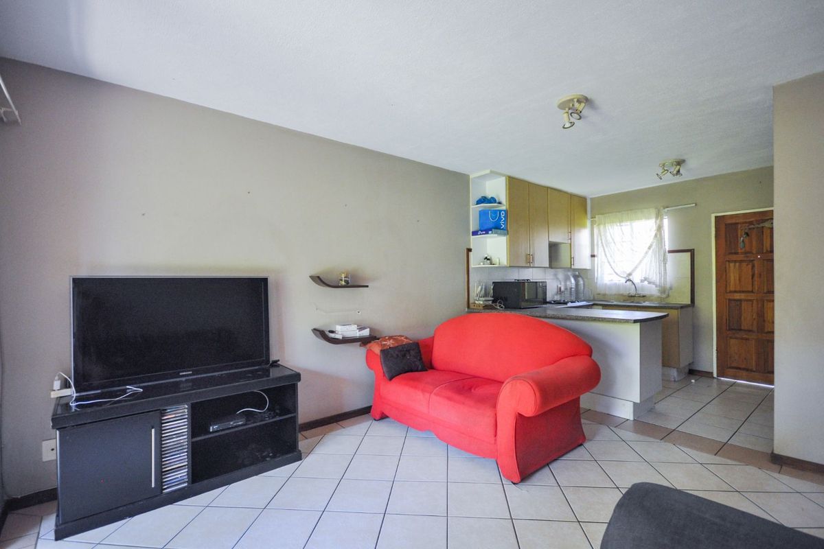 Apartment For Sale in Mooikloof Ridge - Photo 5