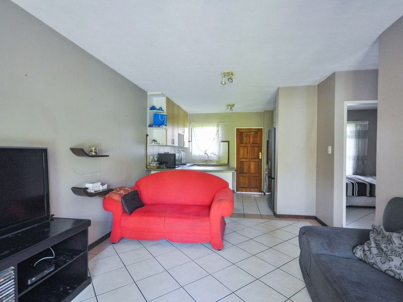 Apartment For Sale in Mooikloof Ridge - Photo 6