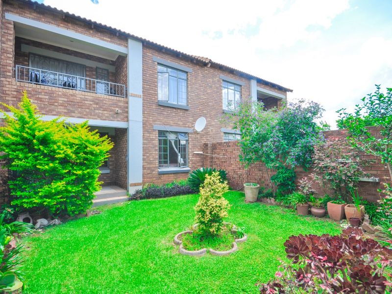 Apartment For Sale in Mooikloof Ridge - Photo 2