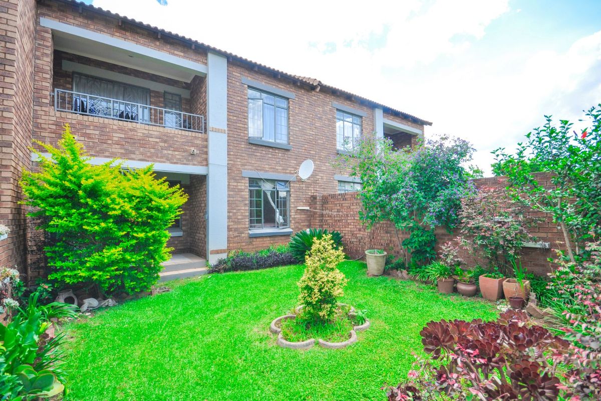 Apartment For Sale in Mooikloof Ridge - Photo 2