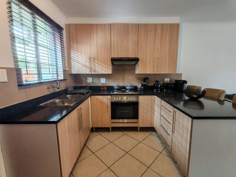 Townhouse For Sale in Monavoni - Photo 9