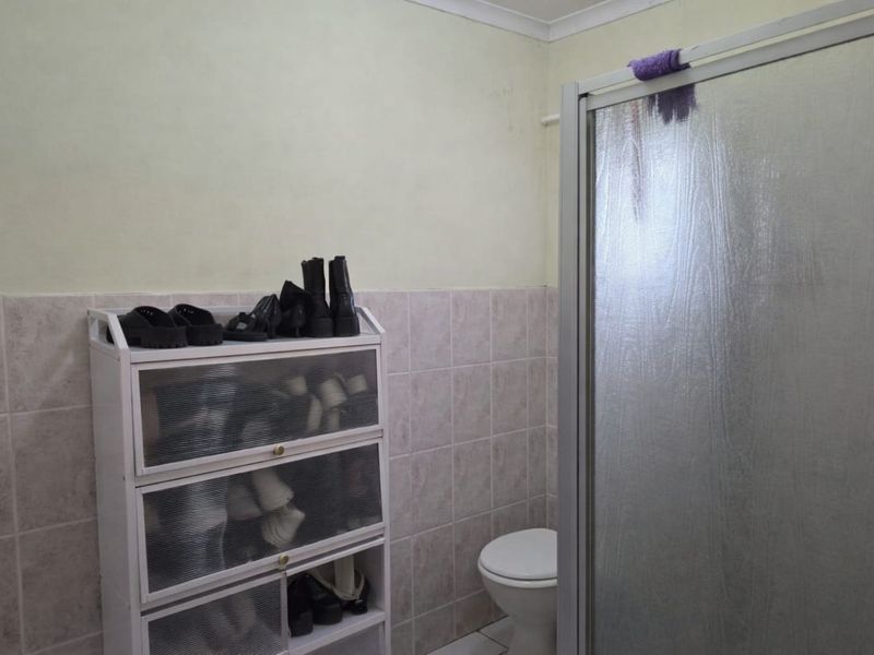 Townhouse For Sale in Bendor - Photo 9