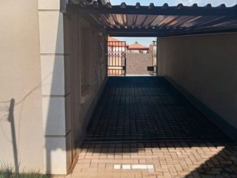 House For Sale in The Orchards - Photo 6