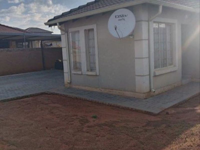 House For Sale in The Orchards - Photo 3