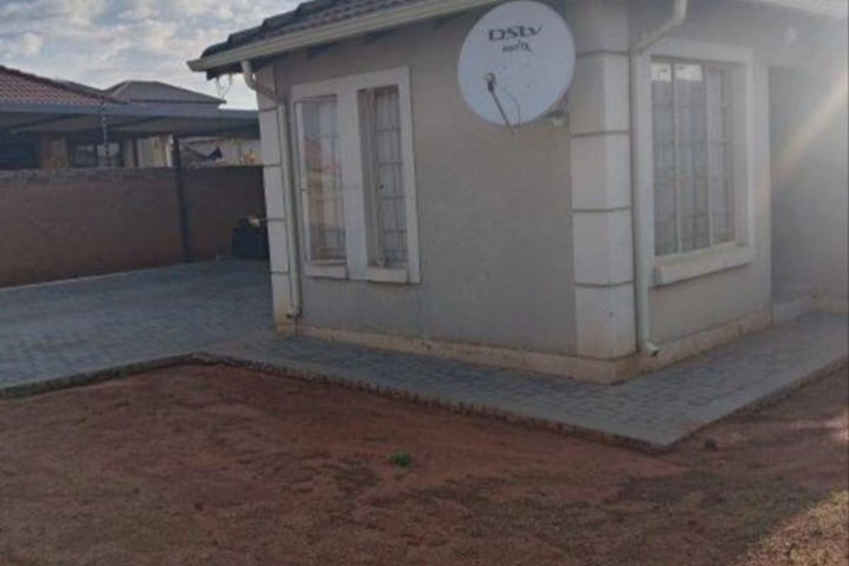 House For Sale in The Orchards - Photo 3