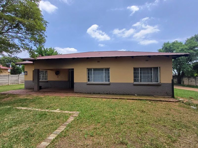 House For Sale in Freemanville - Photo 2