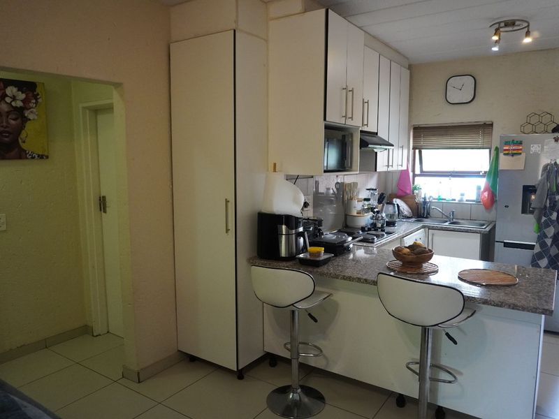 Apartment For Sale in Sunninghill - Photo 7