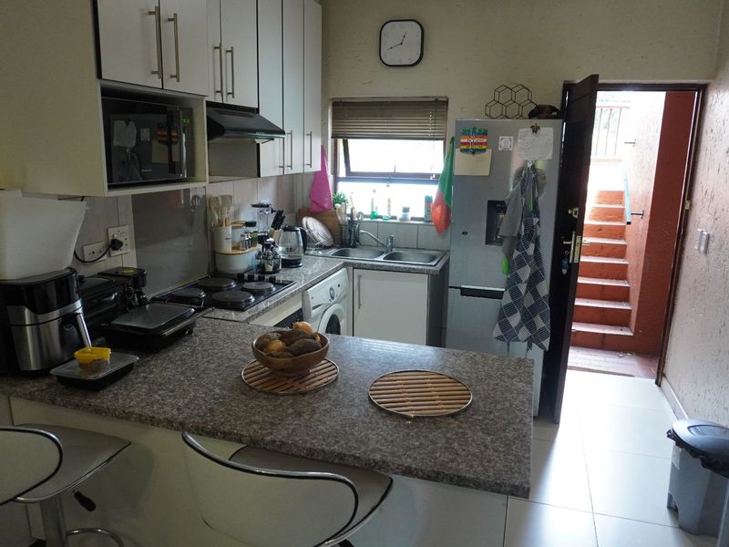 Apartment For Sale in Sunninghill - Photo 2