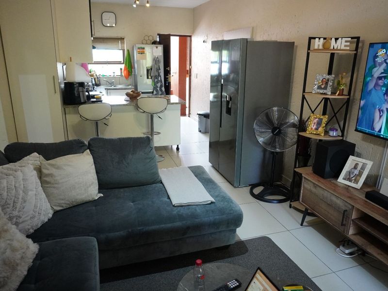 Apartment For Sale in Sunninghill - Photo 3