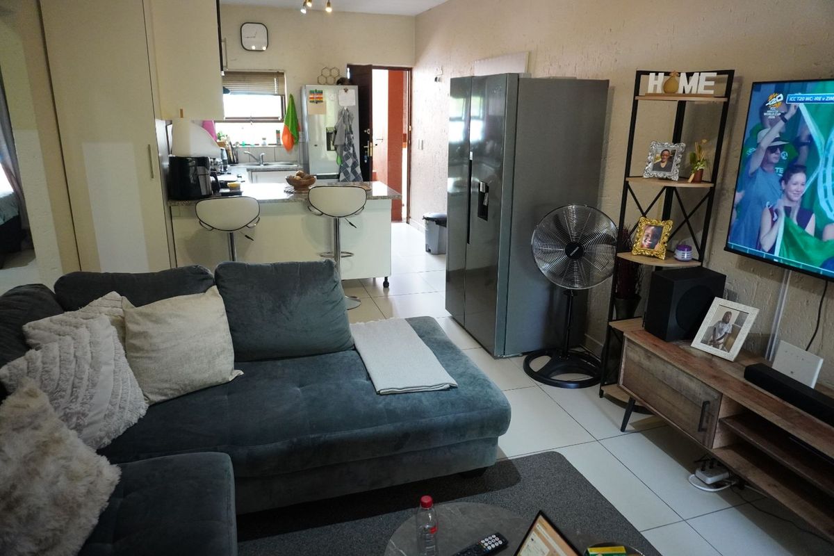 Apartment For Sale in Sunninghill - Photo 3