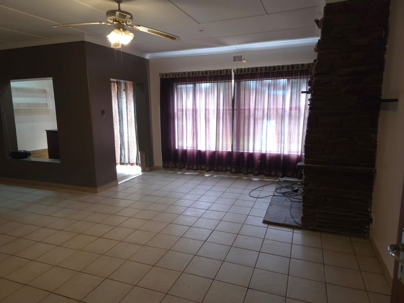 House For Sale in Songloed - Photo 5