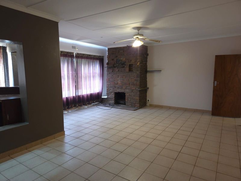 House For Sale in Songloed - Photo 6